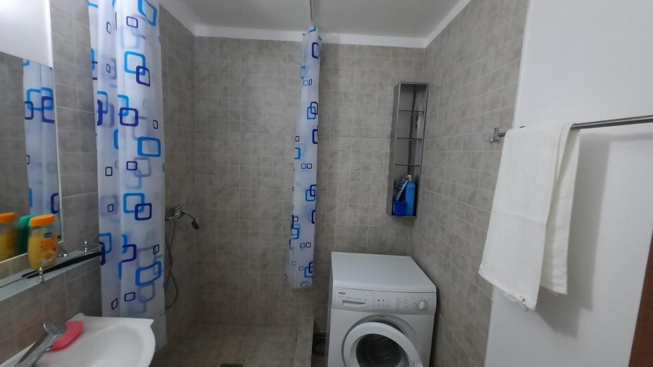 Apartment Lovely 1 Bedroom With Free Street Parking Bucharest