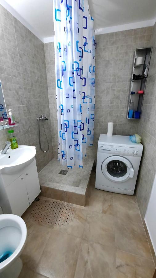 Lovely 1 Bedroom With Free Street Parking Apartment Bucharest