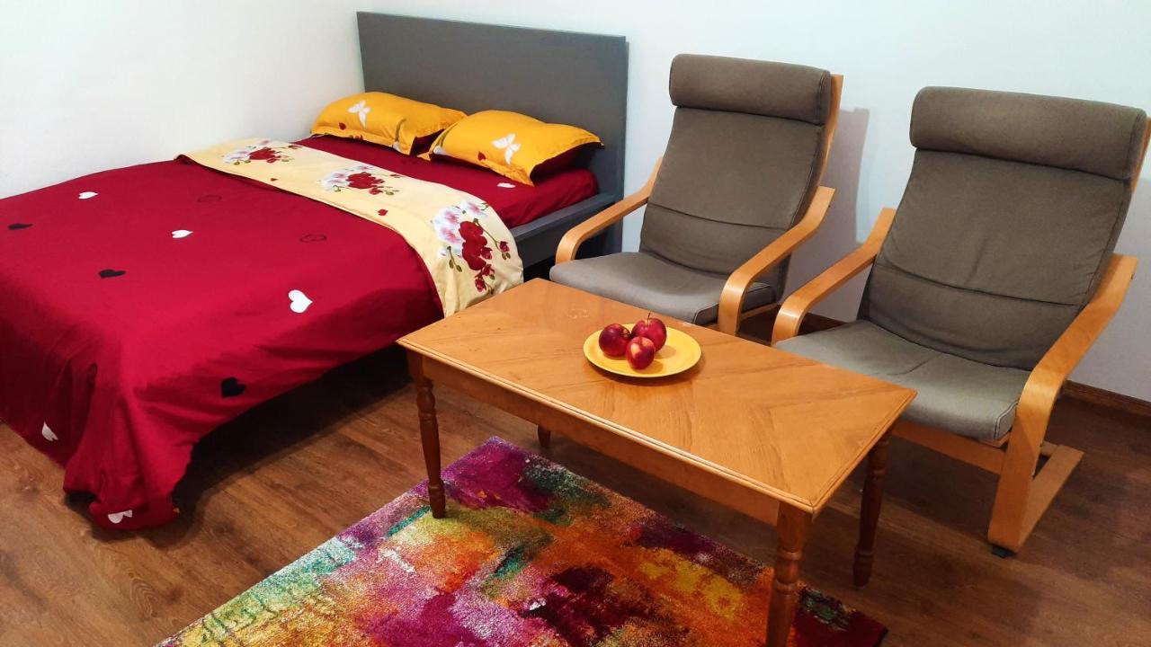 Apartment Lovely 1 Bedroom With Free Street Parking